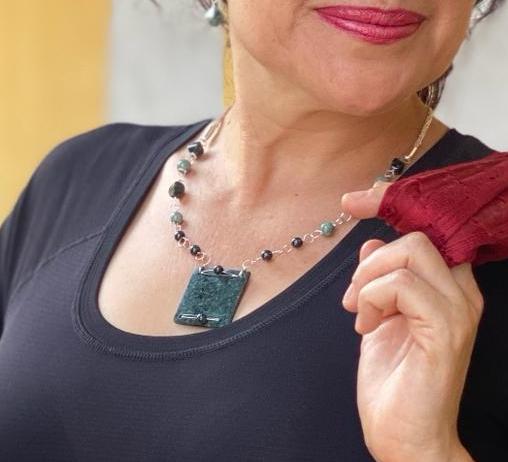 Jadeite necklace for sale, jadeite necklace, jadeite jewelry, silver and jadeite jewelry, green jadeite, guatemalan model